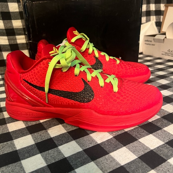 Kobe Reverse Grinch - Picture 2 of 7